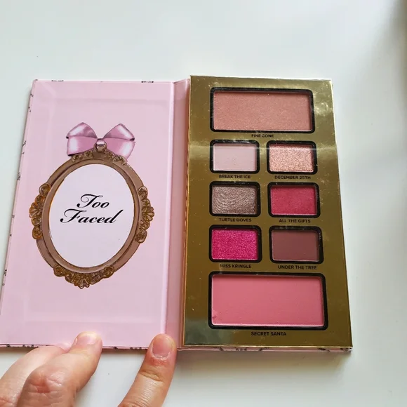 Too Faced Enchanted Wonderland eyeshadow collection - Picture 2 of 13
